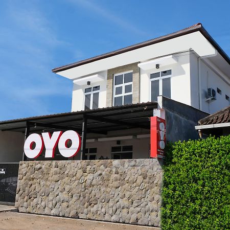 Super Oyo 995 Alice'S Homestay Syariah Jembel Kültér fotó
