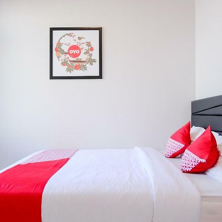 Super Oyo 995 Alice'S Homestay Syariah Jembel Kültér fotó