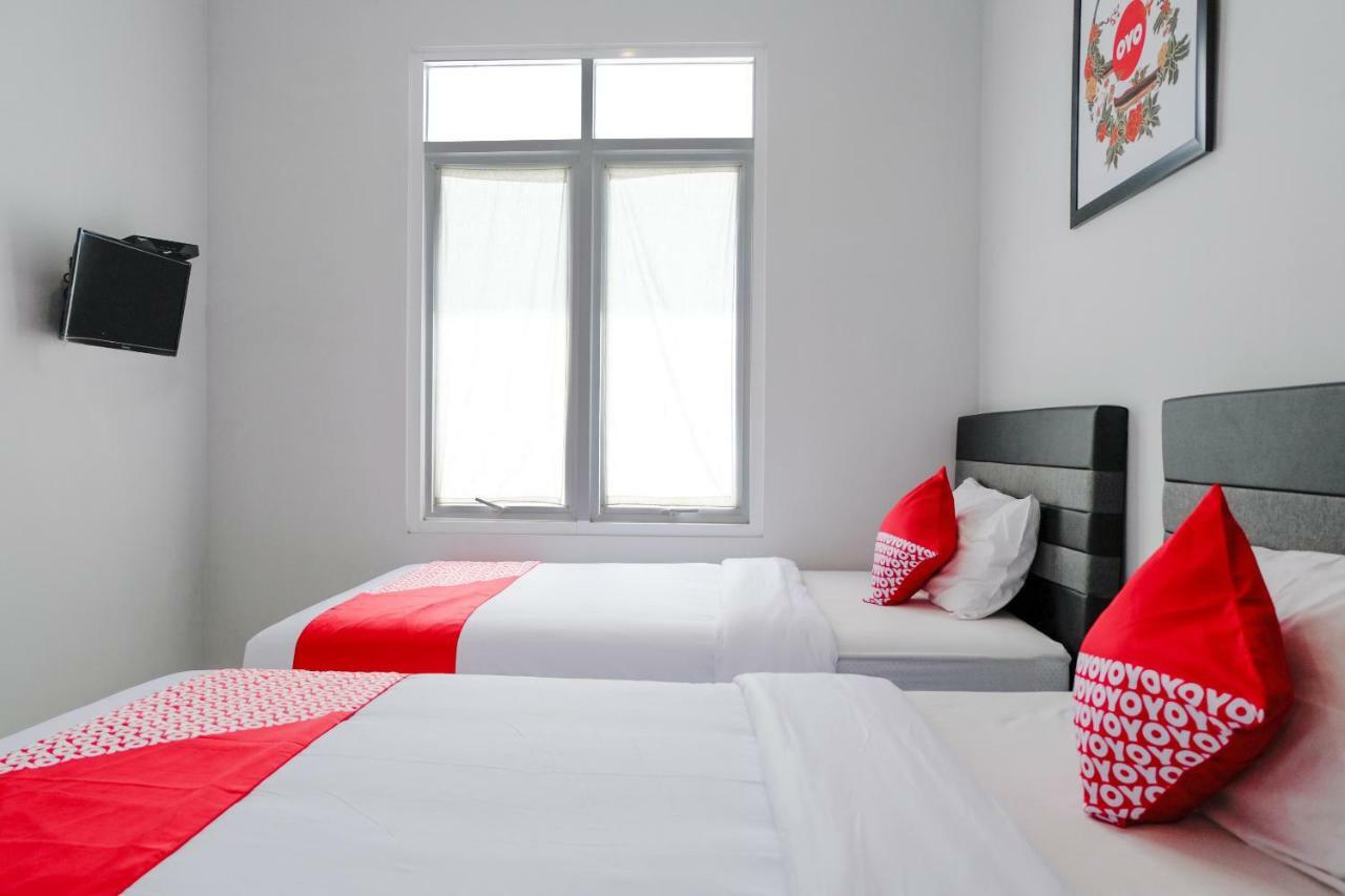 Super Oyo 995 Alice'S Homestay Syariah Jembel Kültér fotó